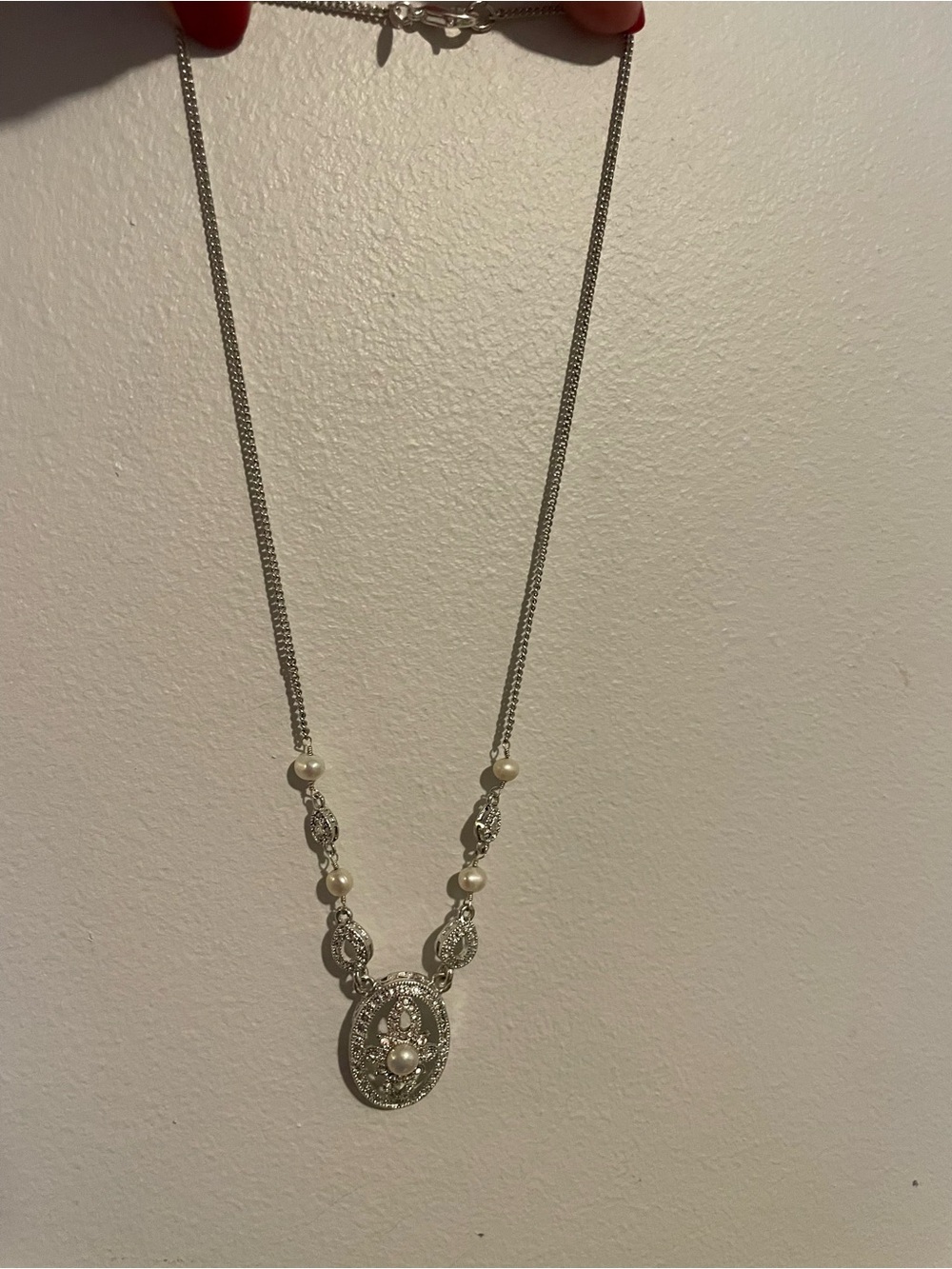 Elegant Silver Pearl Pendant Necklace - Women Jewelry